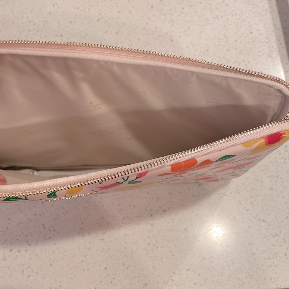 NIP♠️ Kate Spade ♠️ Strawberry Garden Universal Laptop Sleeve ♠️ - Picture 6 of 7